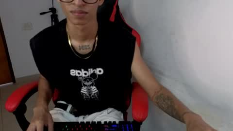 Snapshot of niklaus_wolf chatting on April 6, 2026, 5:03 pm niklaus_wolf online show from April 6, 2026, 5:03 pm