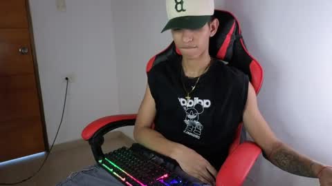 Snapshot of niklaus_wolf chatting on April 19, 2026, 8:55 pm niklaus_wolf online show from April 19, 2026, 8:55 pm