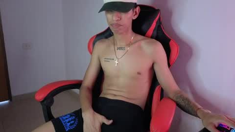 Snapshot of niklaus_wolf chatting on April 21, 2026, 6:55 pm niklaus_wolf online show from April 21, 2026, 6:55 pm