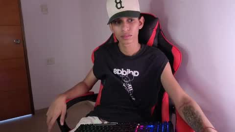 Snapshot of niklaus_wolf chatting on April 24, 2026, 8:33 pm niklaus_wolf online show from April 24, 2026, 8:33 pm