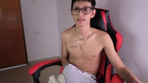 Snapshot of niklaus_wolf chatting on April 28, 2026, 4:06 am niklaus_wolf online show from April 28, 2026, 4:06 am