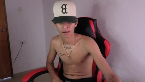 Snapshot of niklaus_wolf chatting on April 29, 2026, 7:53 pm niklaus_wolf online show from April 29, 2026, 7:53 pm