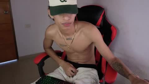 Snapshot of niklaus_wolf chatting on May 9, 2026, 6:35 pm niklaus_wolf online show from May 9, 2026, 6:35 pm