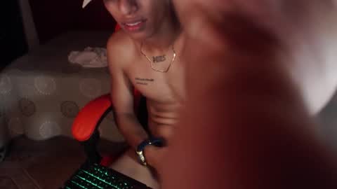 niklaus_x online show from January 17, 2026, 11:41 pm