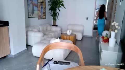 Snapshot of nikol_je chatting on February 25, 2026, 8:29 pm Nicole cam online show from February 25, 2026, 8:29 pm