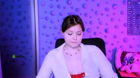 Snapshot of nikol_kitt chatting on November 29, 2025, 8:01 pm Little Niko Help me reach my goals online show from November 29, 2025, 8:01 pm