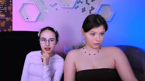 Snapshot of nikol_kitt chatting on November 30, 2025, 8:02 pm Little Niko Help me reach my goals online show from November 30, 2025, 8:02 pm