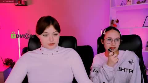 Snapshot of nikol_kitt chatting on December 15, 2025, 8:02 pm Little Niko Help me reach my goals online show from December 15, 2025, 8:02 pm