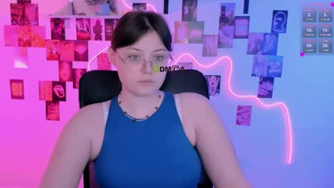 Snapshot of nikol_kitt chatting on May 28, 2026, 7:11 pm Little Niko Help me reach my goals online show from May 28, 2026, 7:11 pm