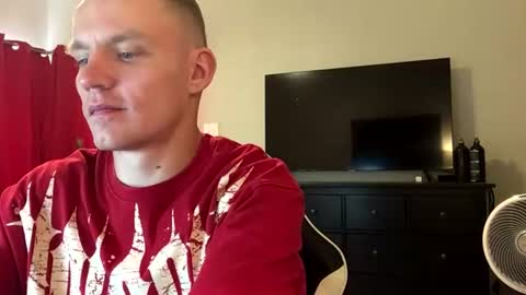 nikolai_russian_daddy online show from August 1, 2026, 7:35 pm