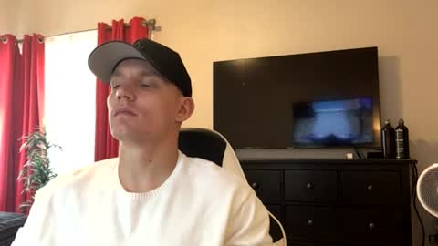 nikolai_russian_daddy online show from August 4, 2026, 9:28 pm