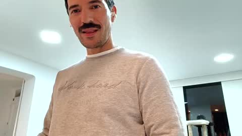 Snapshot of nikolaj_costeer_w chatting on December 25, 2024, 3:40 am Nikolaj costeer online show from December 25, 2024, 3:40 am