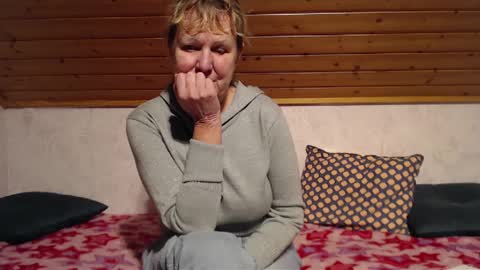 Nikole1 online show from December 16, 2024, 5:22 pm