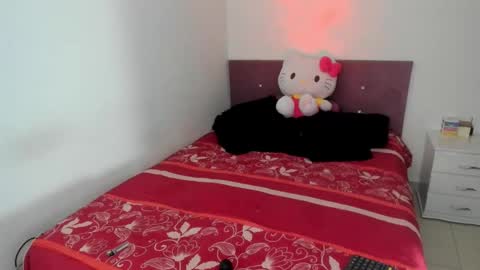 Nikole online show from November 28, 2025, 5:21 am