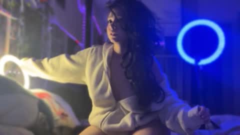 nikoli_naw online show from October 9, 2025, 9:35 pm