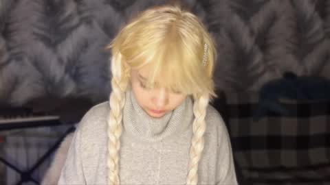 nikoli_naw online show from May 5, 2026, 10:07 pm