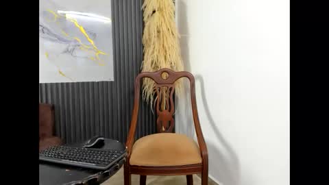 Snapshot of nikoll_evanss chatting on October 9, 2025, 7:23 pm nikoll_evanss online show from October 9, 2025, 7:23 pm