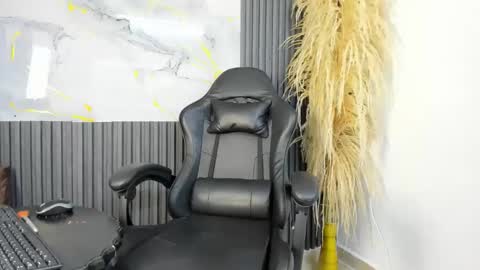 Snapshot of nikoll_evanss chatting on November 11, 2025, 7:36 pm nikoll_evanss online show from November 11, 2025, 7:36 pm