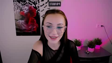 nikonara_ online show from March 8, 2025, 3:13 pm