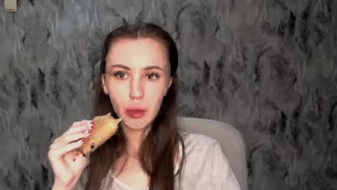 nikonara_ online show from July 23, 2026, 11:08 am