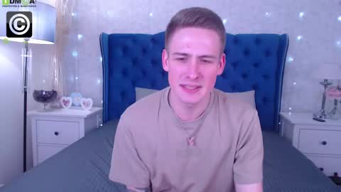 Snapshot of niksers chatting on March 1, 2025, 7:37 pm Nick online show from March 1, 2025, 7:37 pm