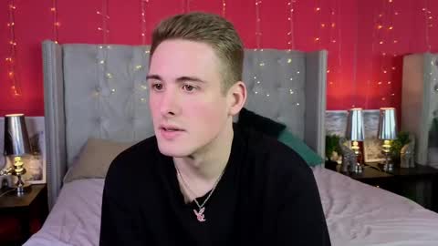 Snapshot of niksers chatting on March 6, 2025, 8:37 pm Nick online show from March 6, 2025, 8:37 pm