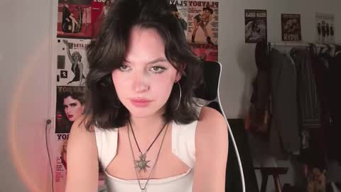 Veronica online show from October 5, 2025, 1:59 am