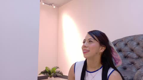  NIKY SMIT  online show from December 27, 2024, 11:39 am