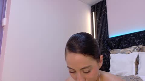  NIKY SMIT  online show from January 24, 2025, 5:53 pm