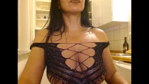 Snapshot of niky_sweet19 chatting on March 10, 2025, 2:06 am niky_sweet19 online show from March 10, 2025, 2:06 am
