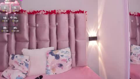 Niky Brooks online show from March 3, 2025, 1:42 pm