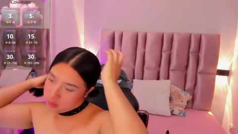 Niky Brooks online show from September 17, 2025, 11:01 am