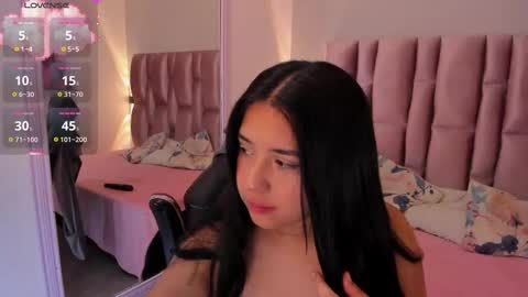 Niky Brooks online show from September 25, 2025, 10:52 am