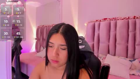 Niky Brooks online show from October 7, 2025, 12:24 pm