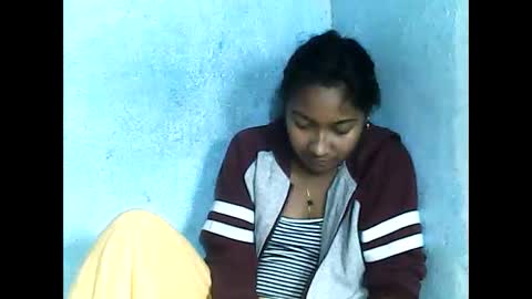 nilaina330940 online show from June 3, 2026, 2:33 pm