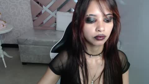 nilia_ch online show from February 12, 2025, 10:48 pm