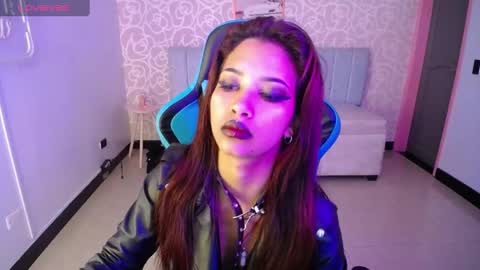 nilia_ch online show from February 14, 2025, 8:31 am