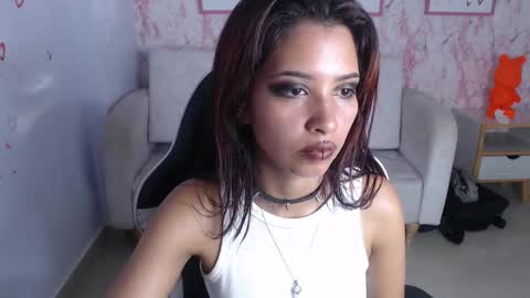 nilia_ch online show from February 23, 2025, 2:35 pm