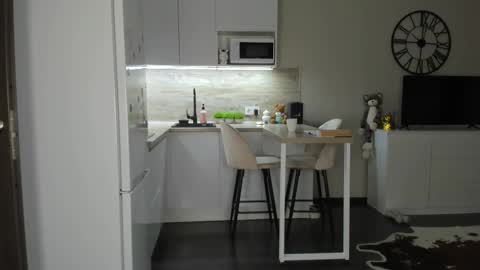 Snapshot of nilliluv chatting on October 8, 2025, 11:02 pm Bella online show from October 8, 2025, 11:02 pm