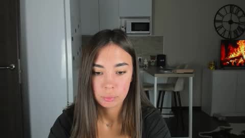 Snapshot of nilliluv chatting on October 12, 2025, 1:26 am Bella online show from October 12, 2025, 1:26 am