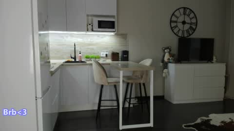 Snapshot of nilliluv chatting on October 25, 2025, 11:40 am Bella online show from October 25, 2025, 11:40 am