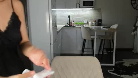 Bella online show from March 19, 2026, 10:58 pm