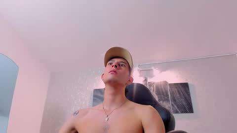 Snapshot of nils_saint chatting on March 11, 2025, 8:09 am Nils online show from March 11, 2025, 8:09 am