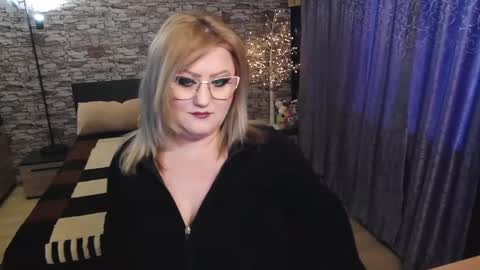 Blonde Nimpho online show from January 26, 2025, 11:28 am
