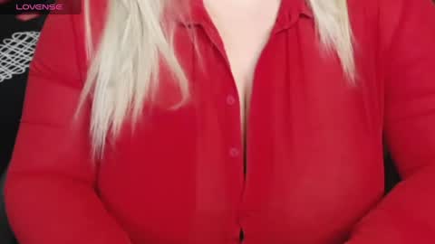 Blonde Nimpho online show from May 8, 2026, 8:19 am