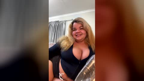 nina2029 online show from December 17, 2025, 11:49 am