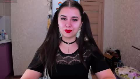 Snapshot of nina__si chatting on September 19, 2025, 4:18 pm Nina online show from September 19, 2025, 4:18 pm