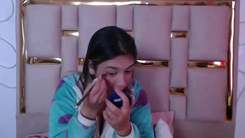 Nina Carther online show from October 8, 2025, 11:08 am