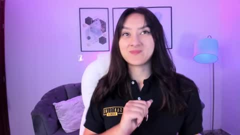 nina_collinns online show from September 13, 2025, 11:54 am