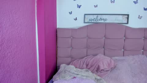 Nina online show from January 3, 2025, 7:50 pm